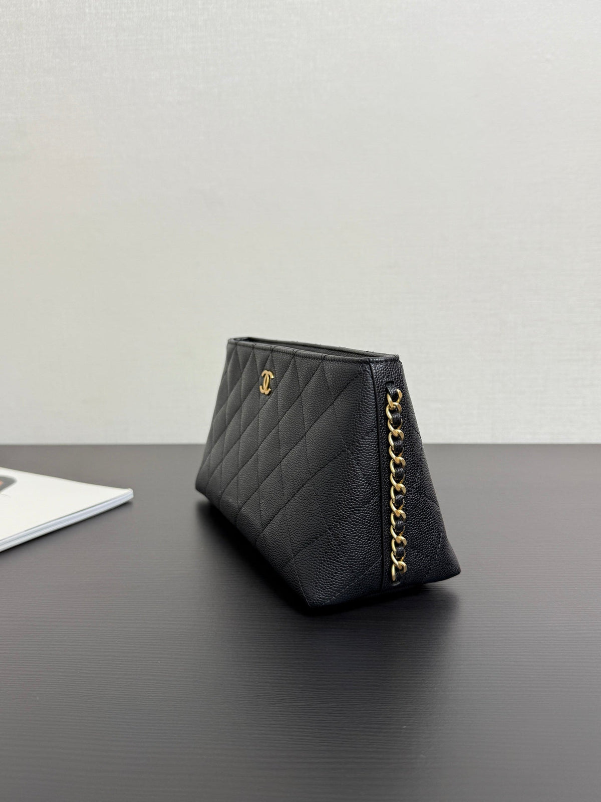 CC 25s Pouch 23cm AP4700 Black Caviar