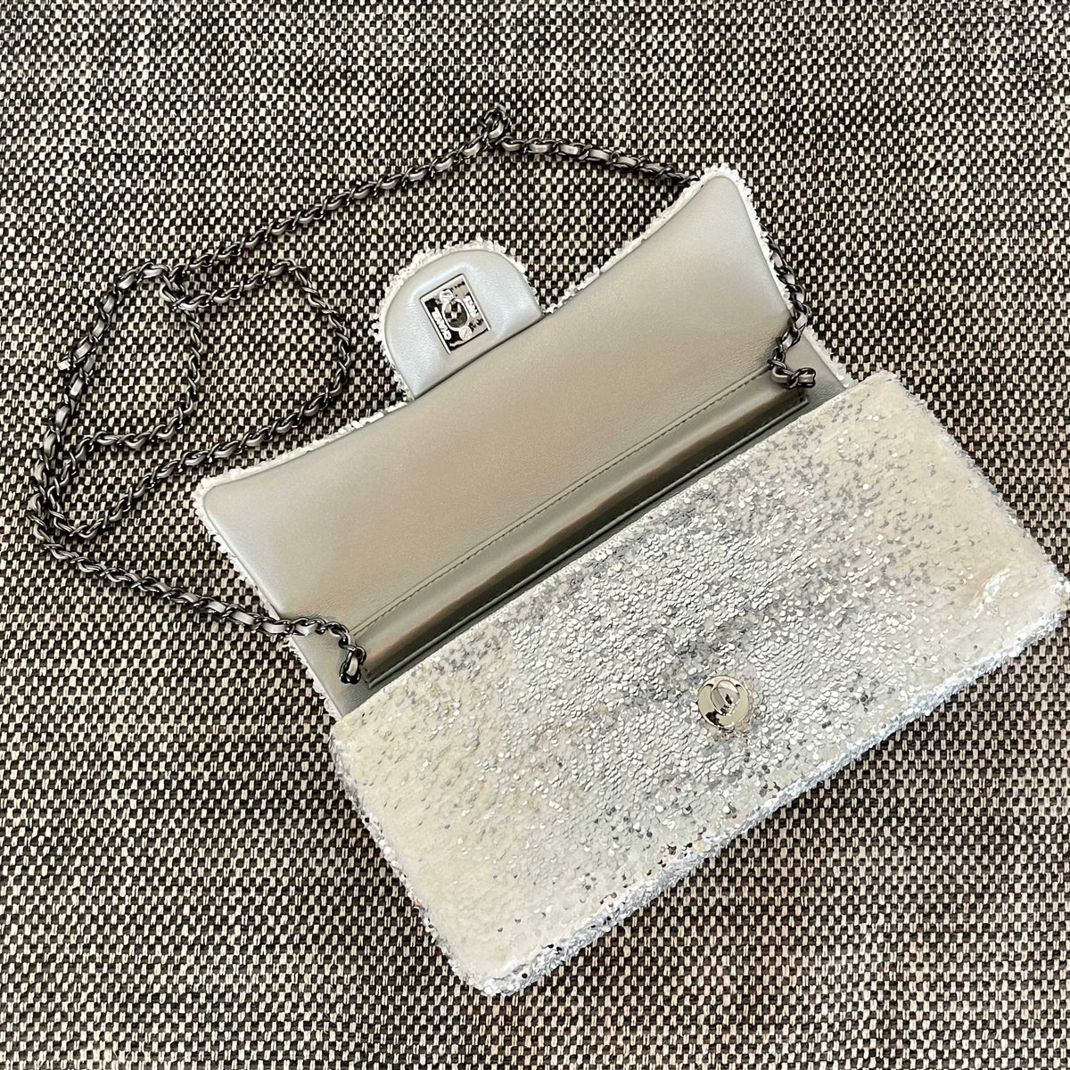 CC Flap Shoulder Bag 24cm Silver White Sequins
