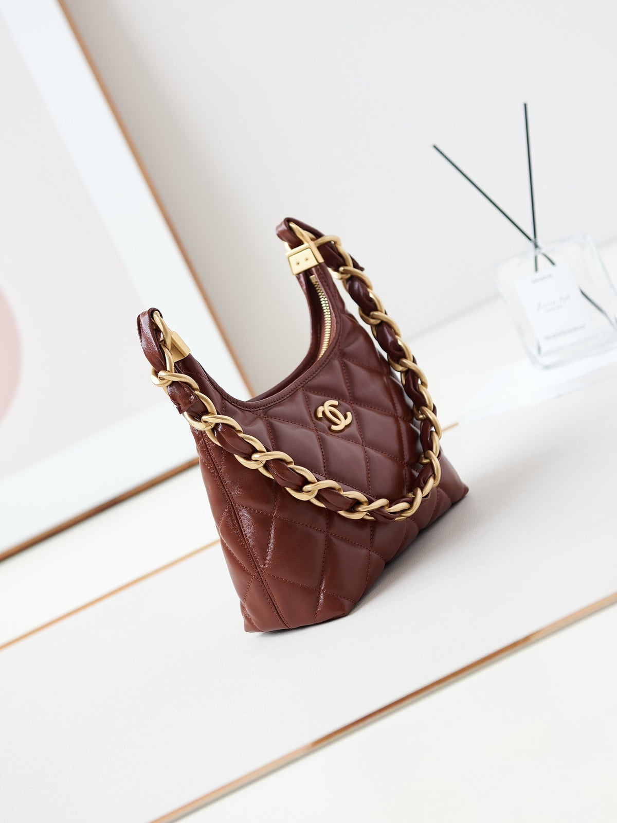 24a hobo bag 23cm burgundy calfskin gold hardware
