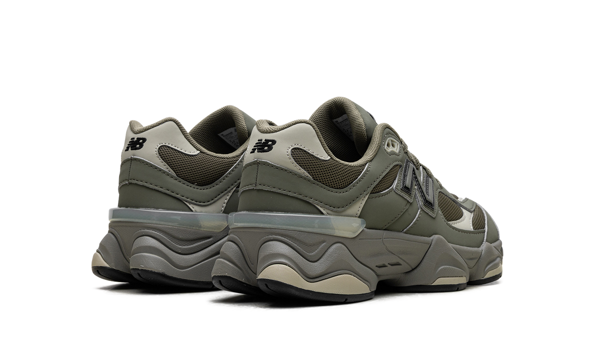 9060 GS "Dark Olivine" GC9060GD