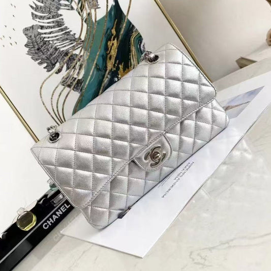 CC Classic Flap Medium 25cm Silver Lambskin