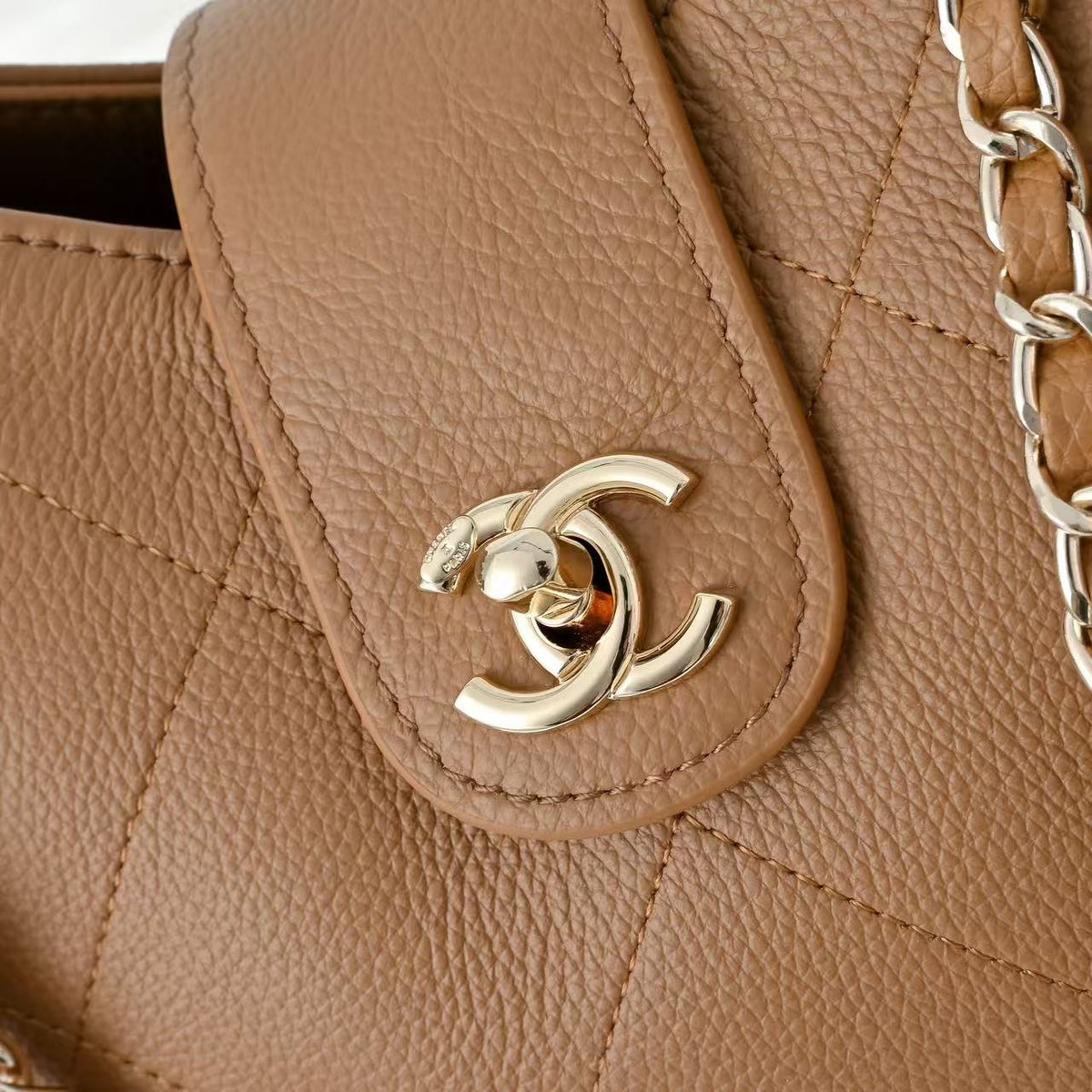 CC Maxi Shopping Bag Brown Grain Calfskin