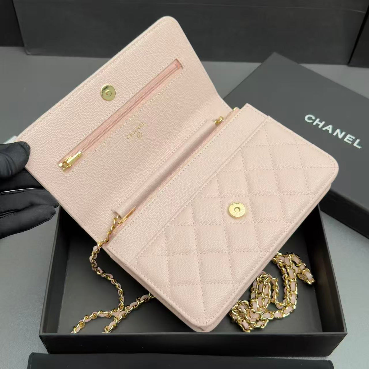 CC 26s WOC 19cm Light Pink Caviar Gold Hardware