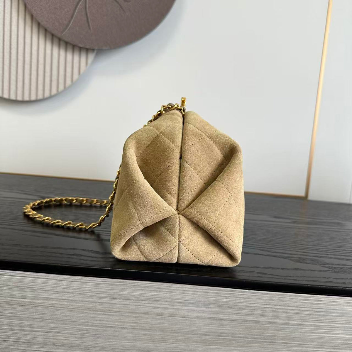 CC Large Quilted Clutch Chain Brown Suede 2026