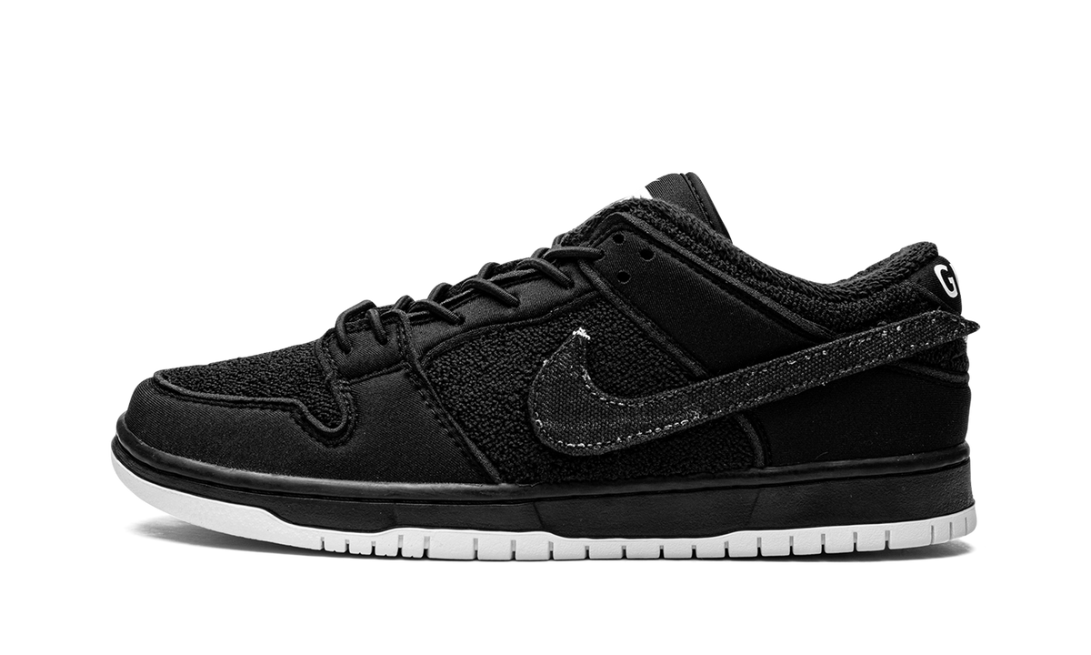 SB Dunk Low "Gnarhunters" DH7756 010