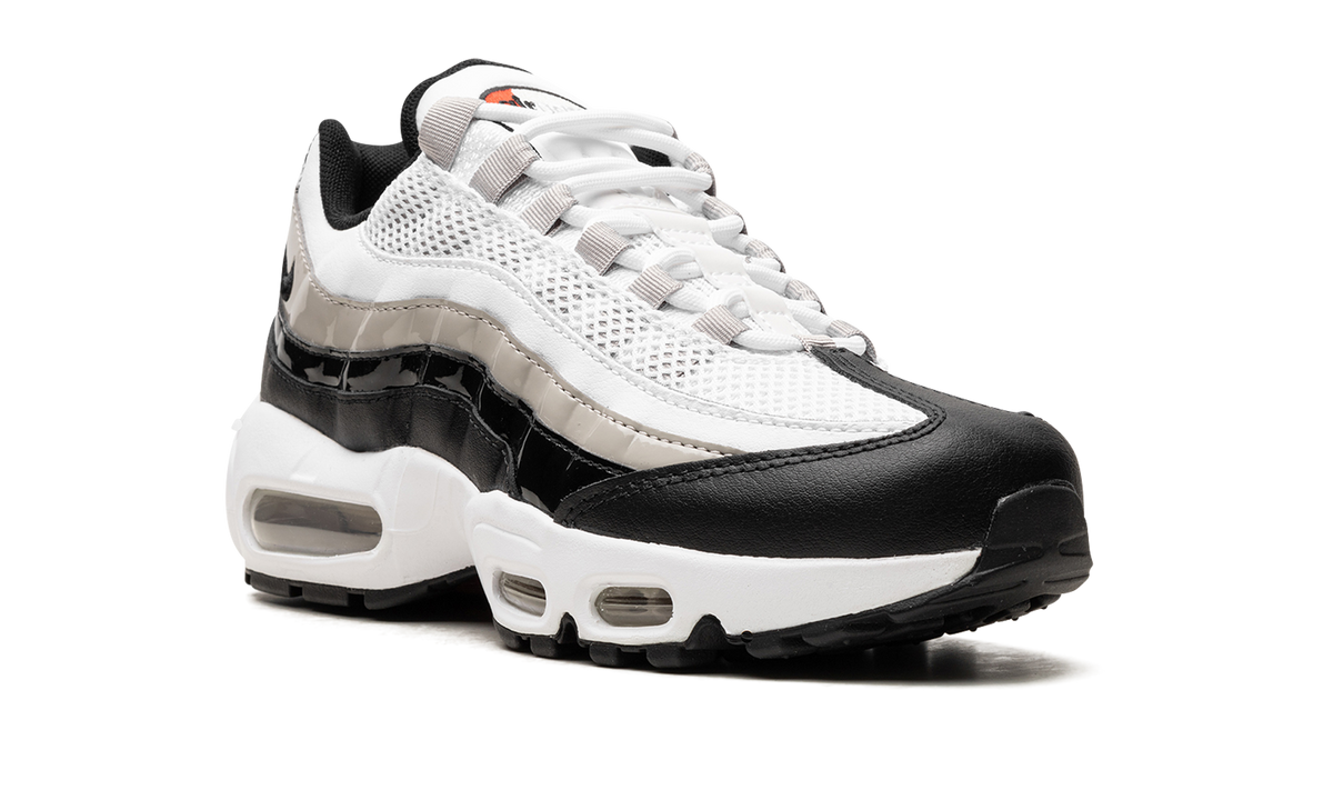AIR MAX 95 WMNS "Light Iron Ore / Black Patent" DR2550 100