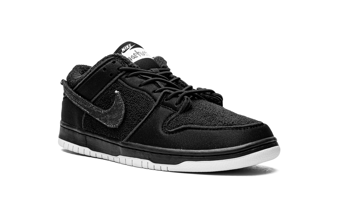 SB Dunk Low "Gnarhunters" DH7756 010