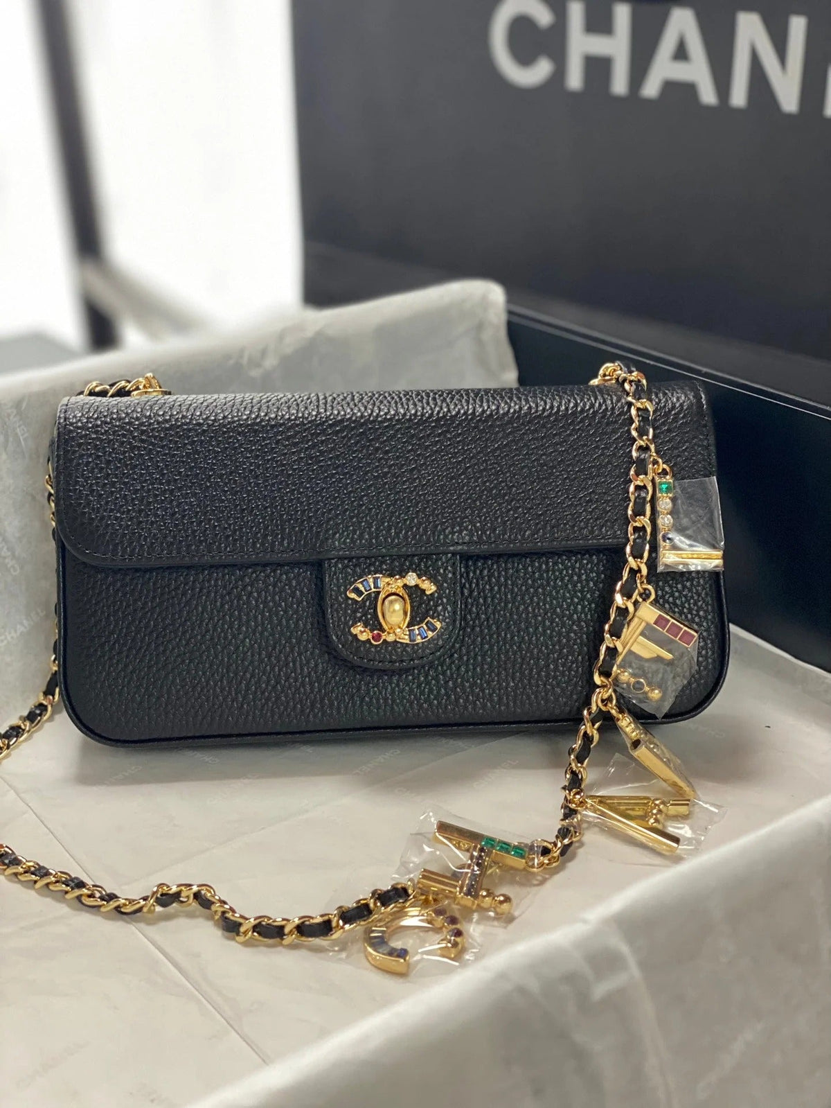 Chane 2026 Gemstone-encrusted Double-C Bag 22cm Calfskin