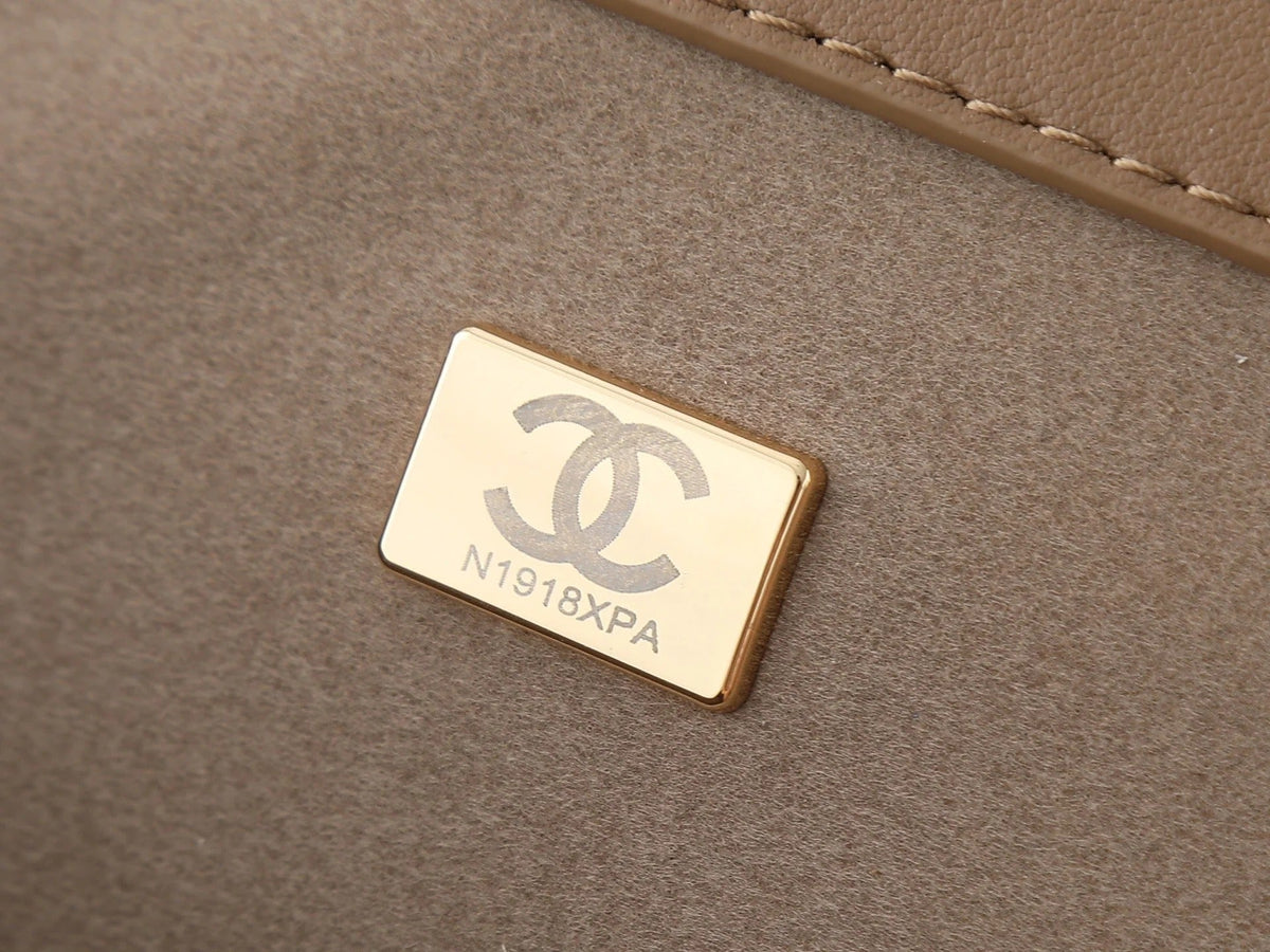Chanel 2026 Cerf Shopping Tote 39cm Embossed Calfskin