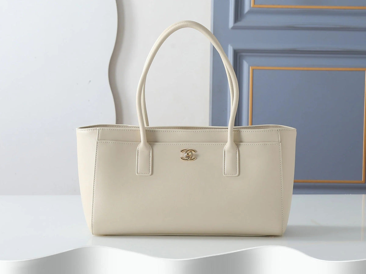 Chanel 2026 Cerf Shopping Tote 39cm Embossed Calfskin