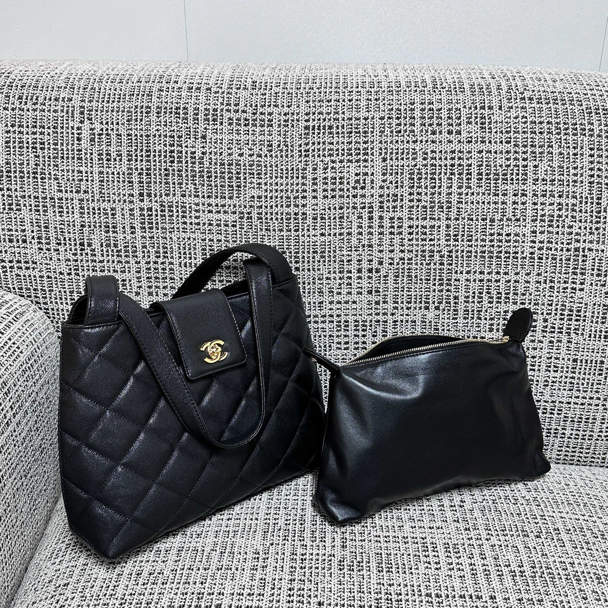 Chanel 2026 Caviar Diamond Flap Shoulder Bag 29cm Black Embossed Calfskin