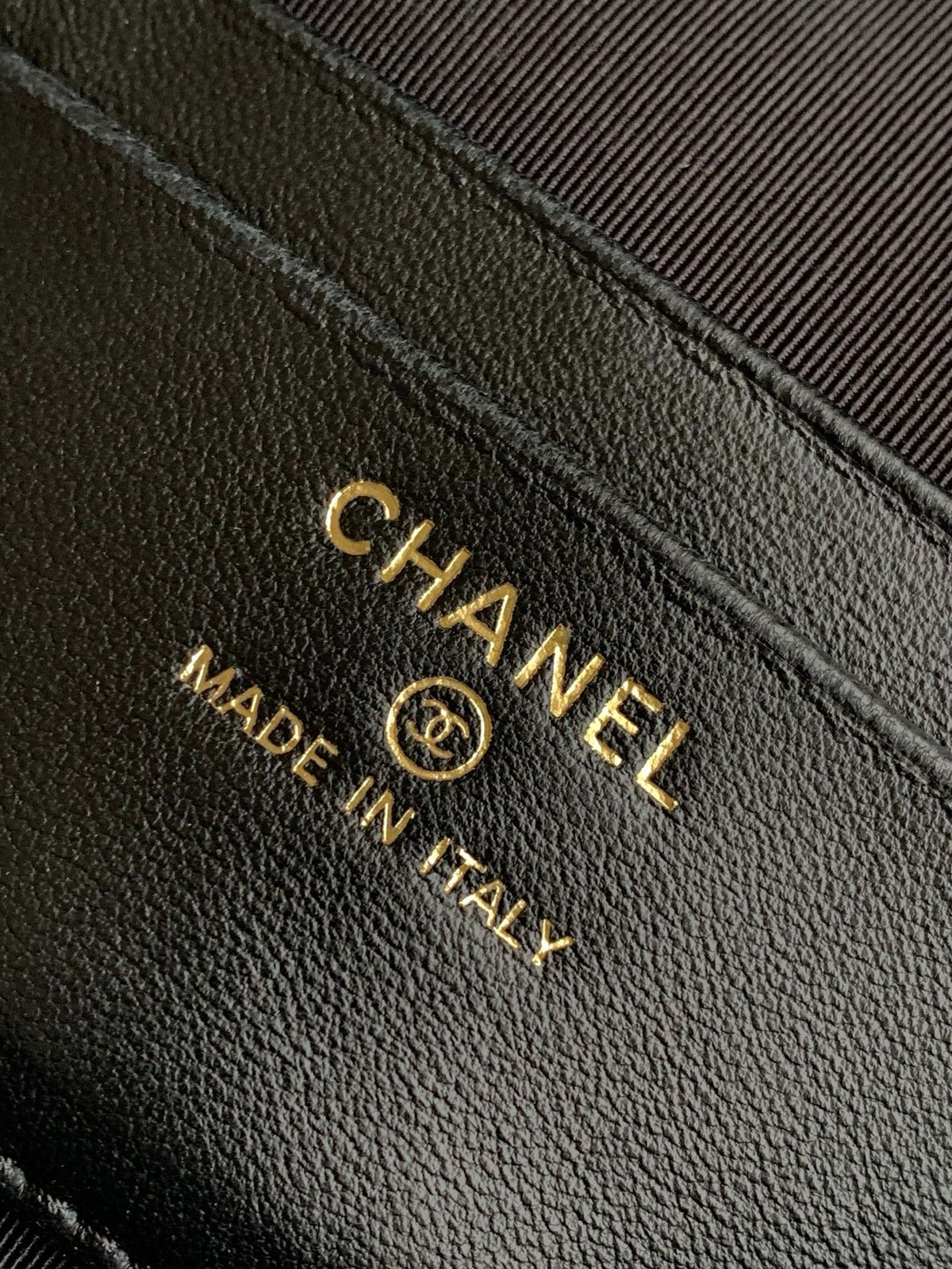 Chanel 2026 Vanity With Chain 19.5cm White Black Suede Lambskin 348254