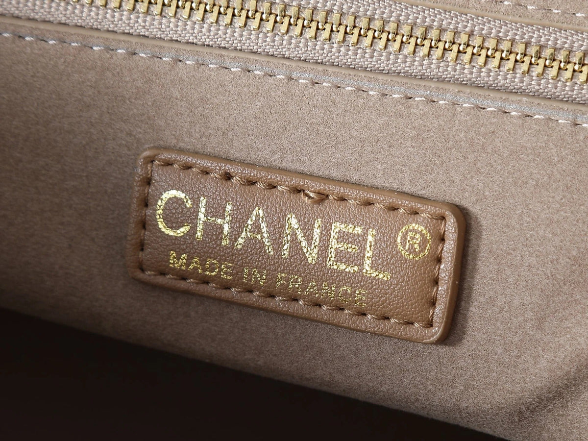 Chanel 2026 Cerf Shopping Tote 39cm Embossed Calfskin