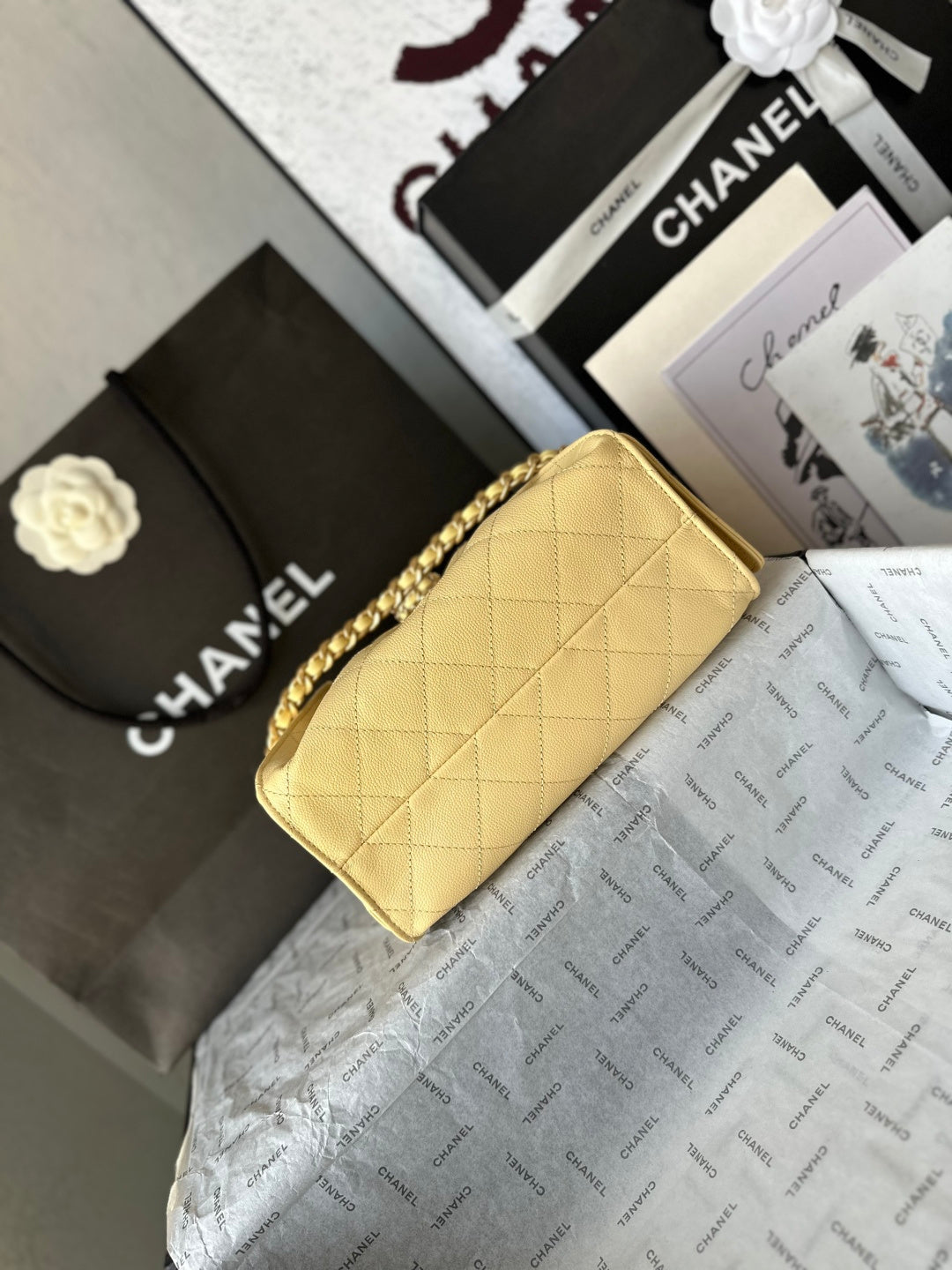 CC 26c Hobo Bag 22cm Lemon Yellow Caviar Leather