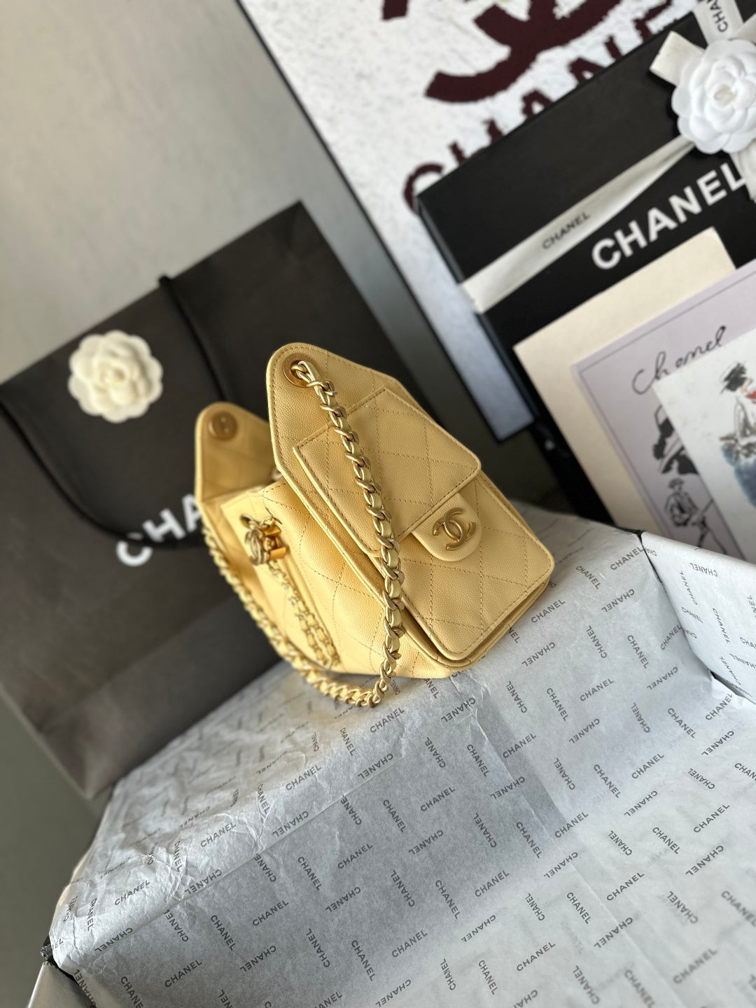 CC 26c Hobo Bag 22cm Lemon Yellow Caviar Leather