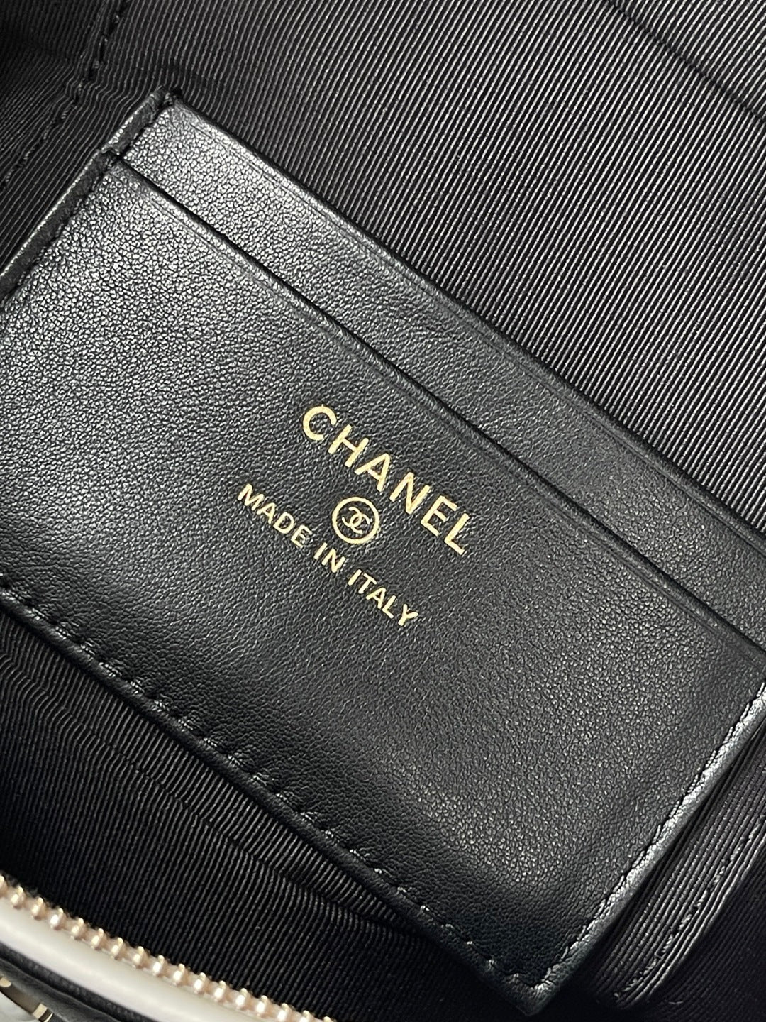 CC Top Handle Long Vanity Case 19.5cm Black Lambskin