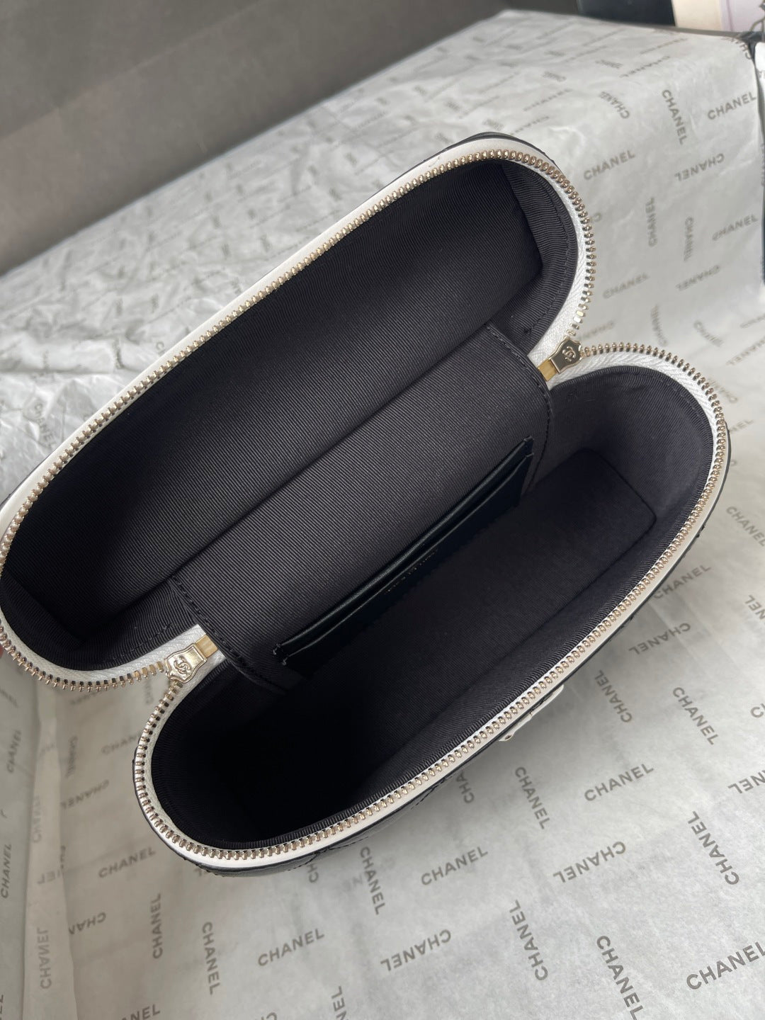 CC Top Handle Long Vanity Case 19.5cm Black Lambskin