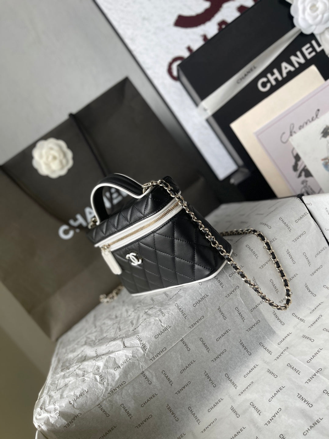 CC Top Handle Long Vanity Case 19.5cm Black Lambskin