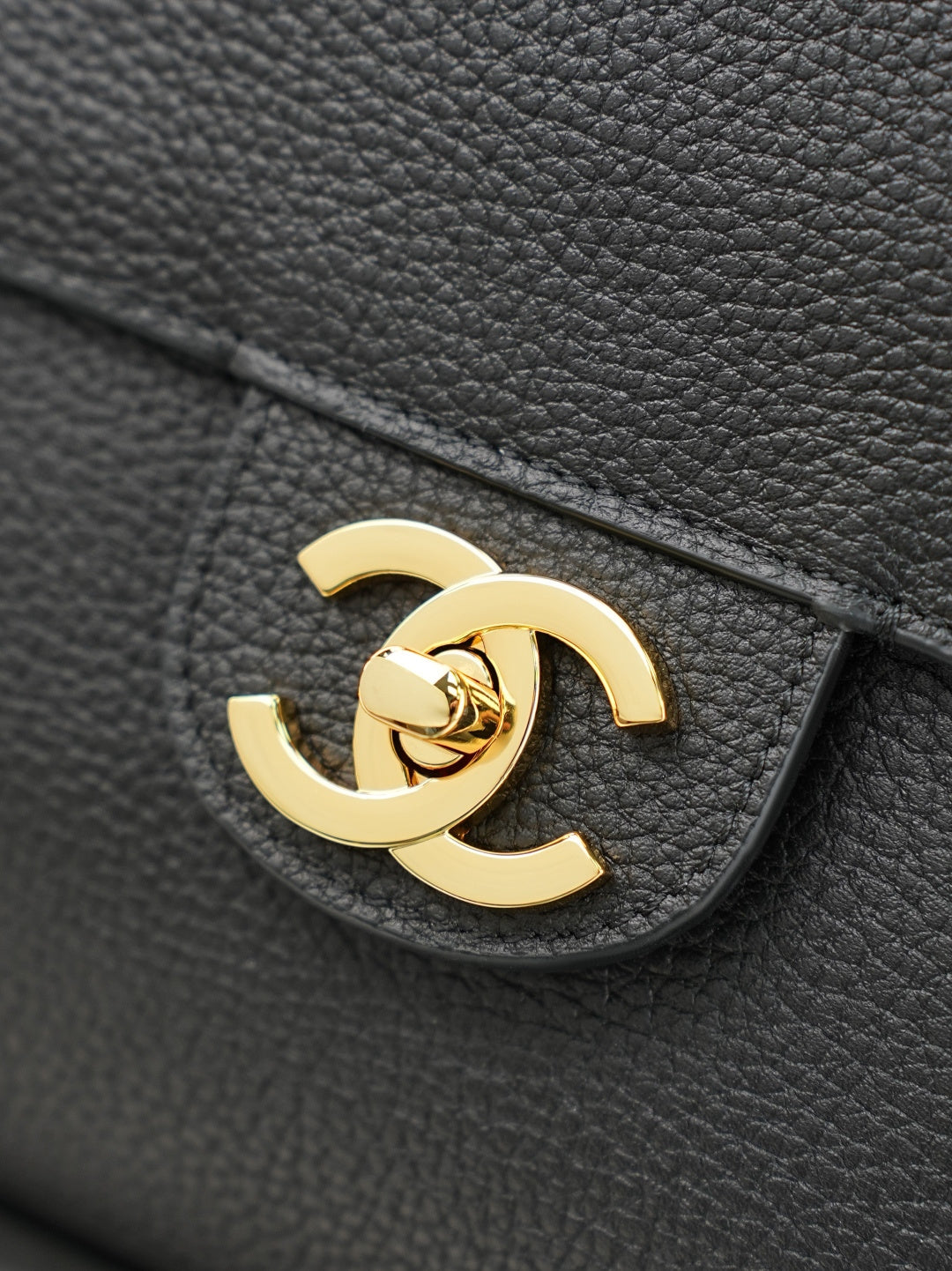 CC 26s Maxi Flap Bag 32cm Black Calfskin GHW