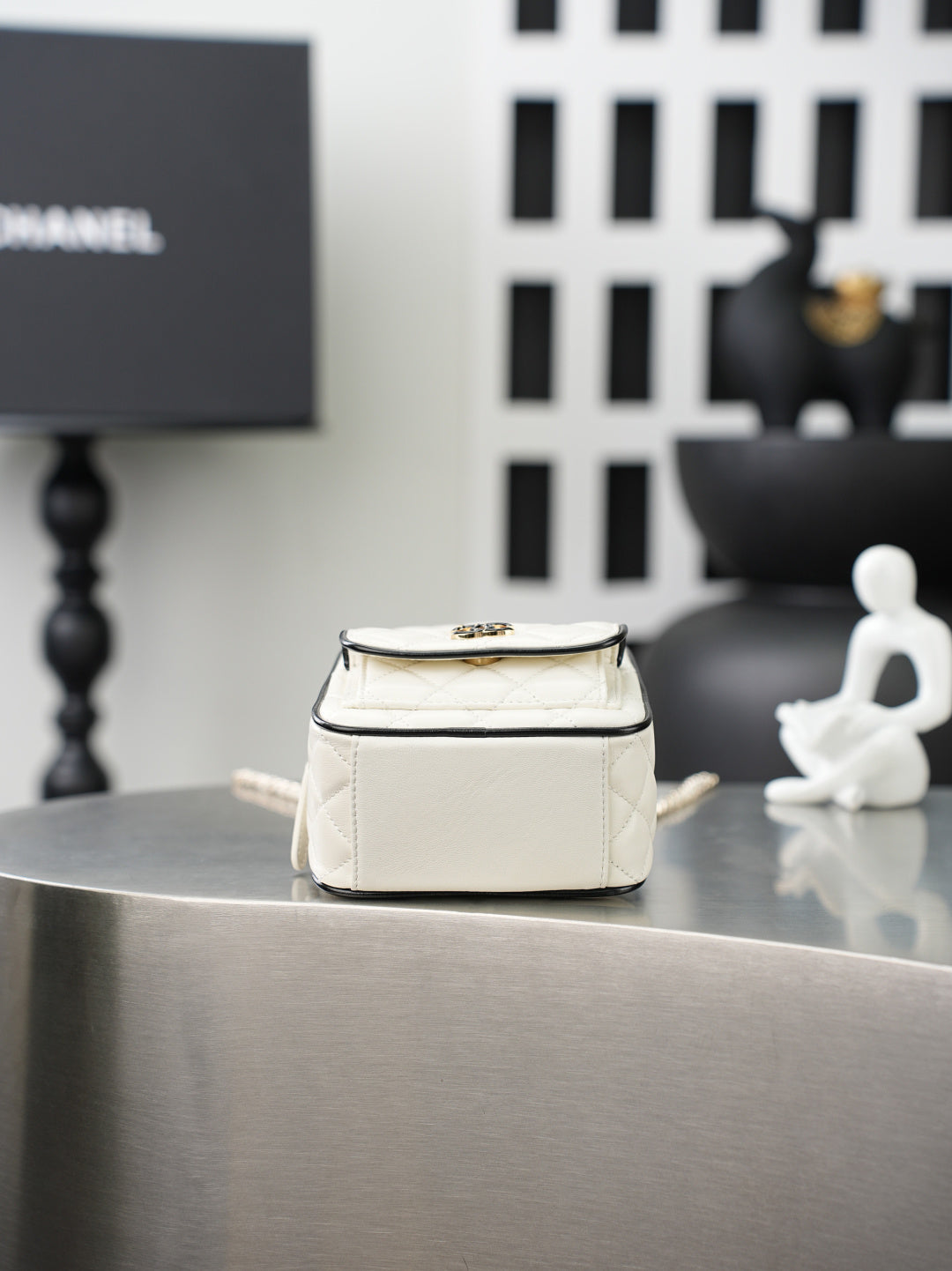 CC 𝑨𝑷𝟑𝟕𝟓𝟑 Mini Backpack White Lambskin