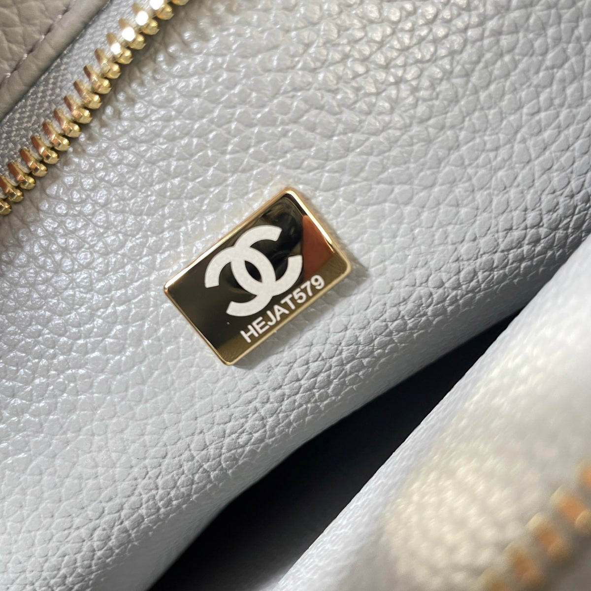 CC 26s Large Tote Bag Light Grey Grained Calfskin