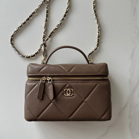 CC 25C Vanity Case Coffee Caviar Leather 289550