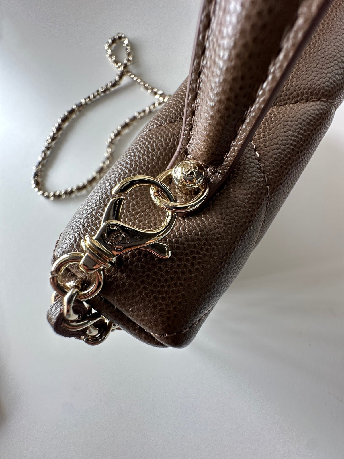 CC 25C Vanity Case Coffee Caviar Leather 289550