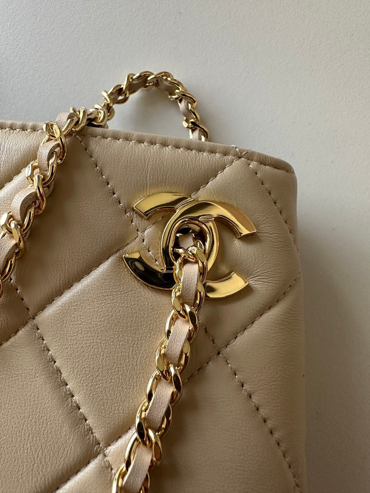 CC Mini Shopping Beige Quited Lambskin 292269