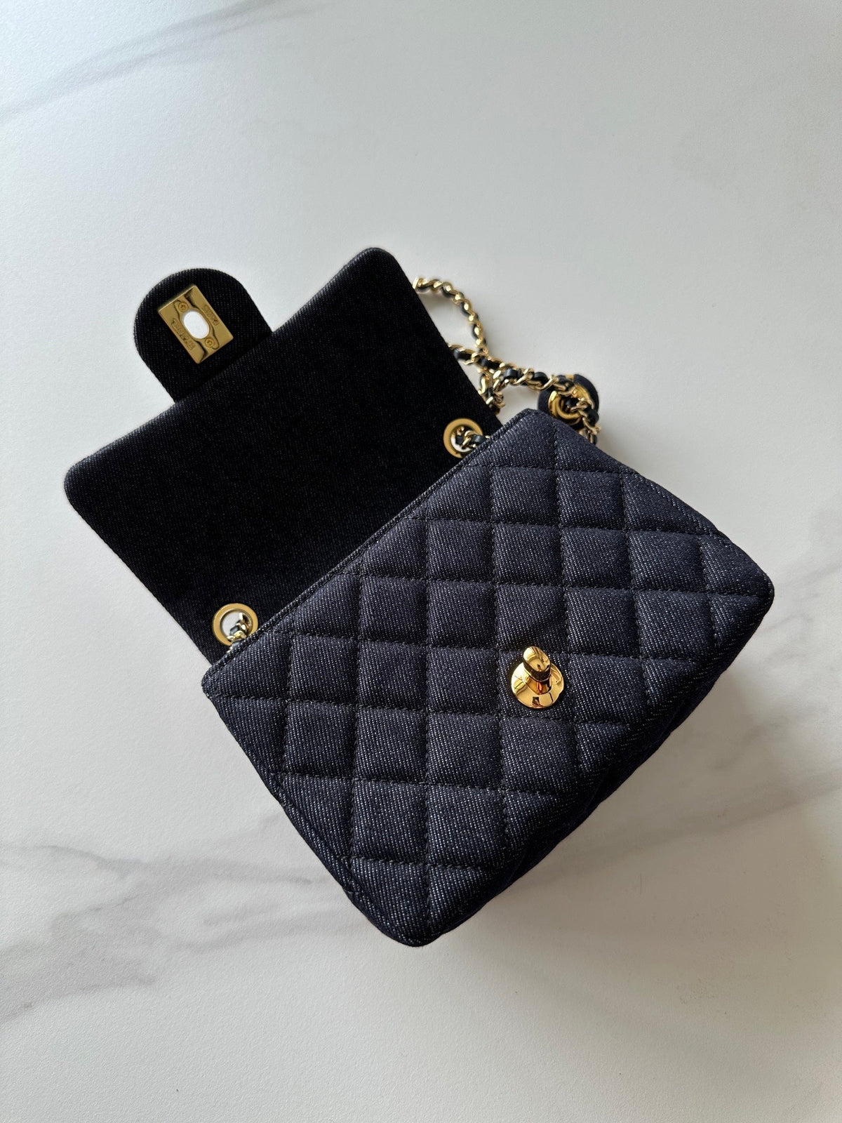 CC 26s AS1786 Mini Classic Handbag 18cm Dark Blue Denim