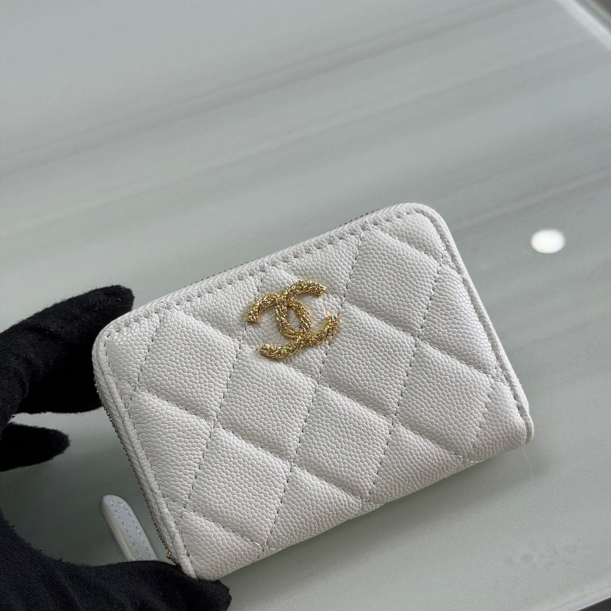 CC 26P Zipper Card Holder White Quited Caviar Leather