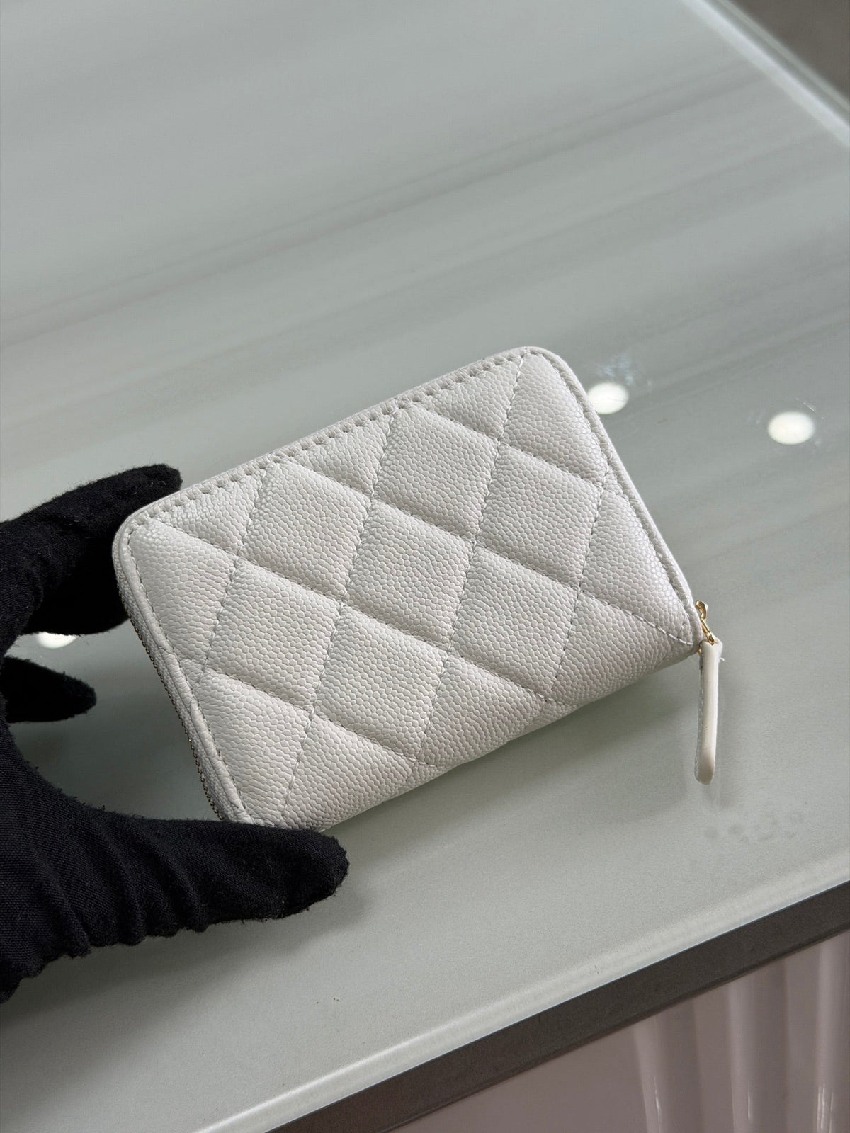 CC 26P Zipper Card Holder White Quited Caviar Leather