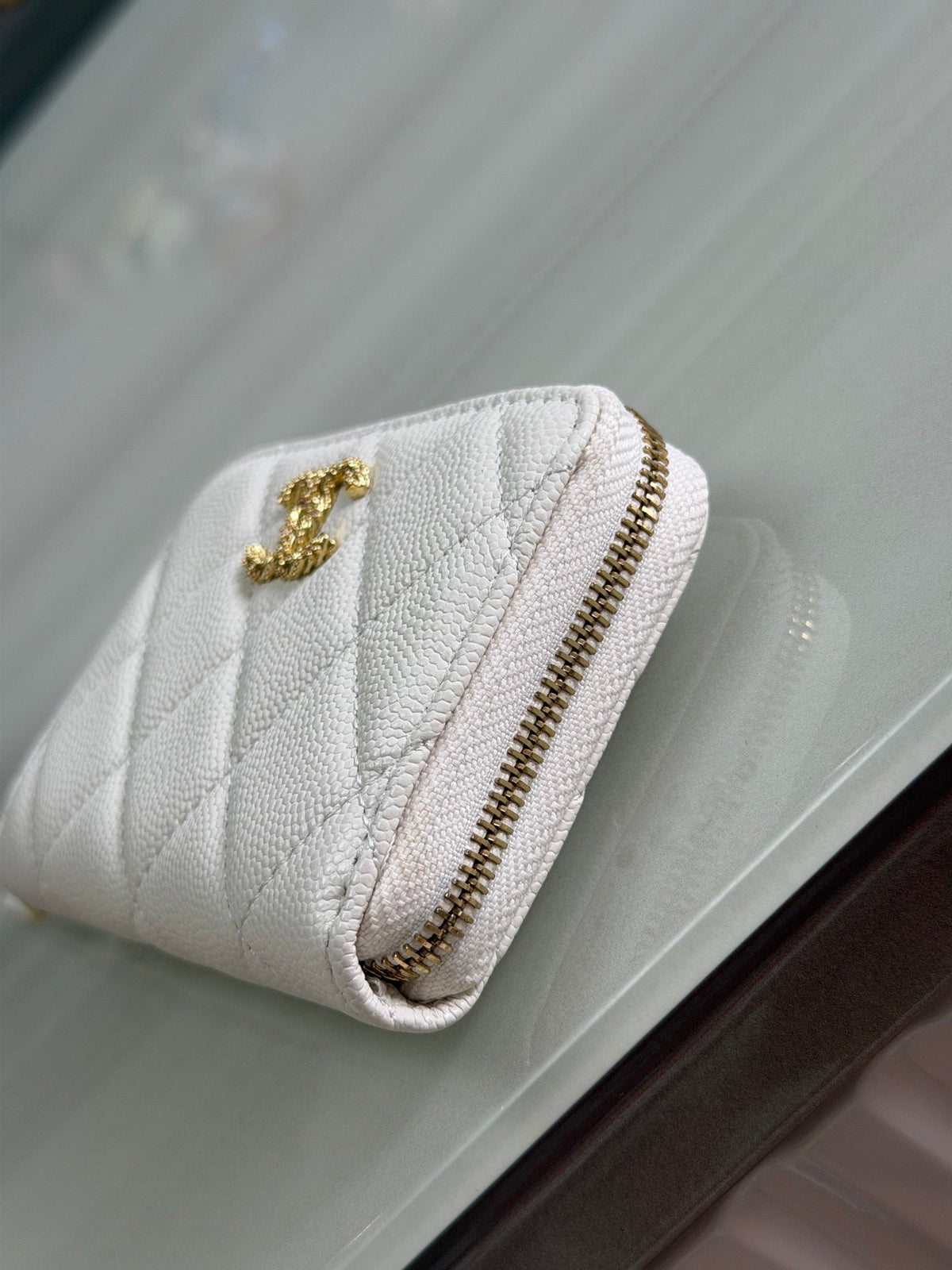 CC 26P Zipper Card Holder White Quited Caviar Leather