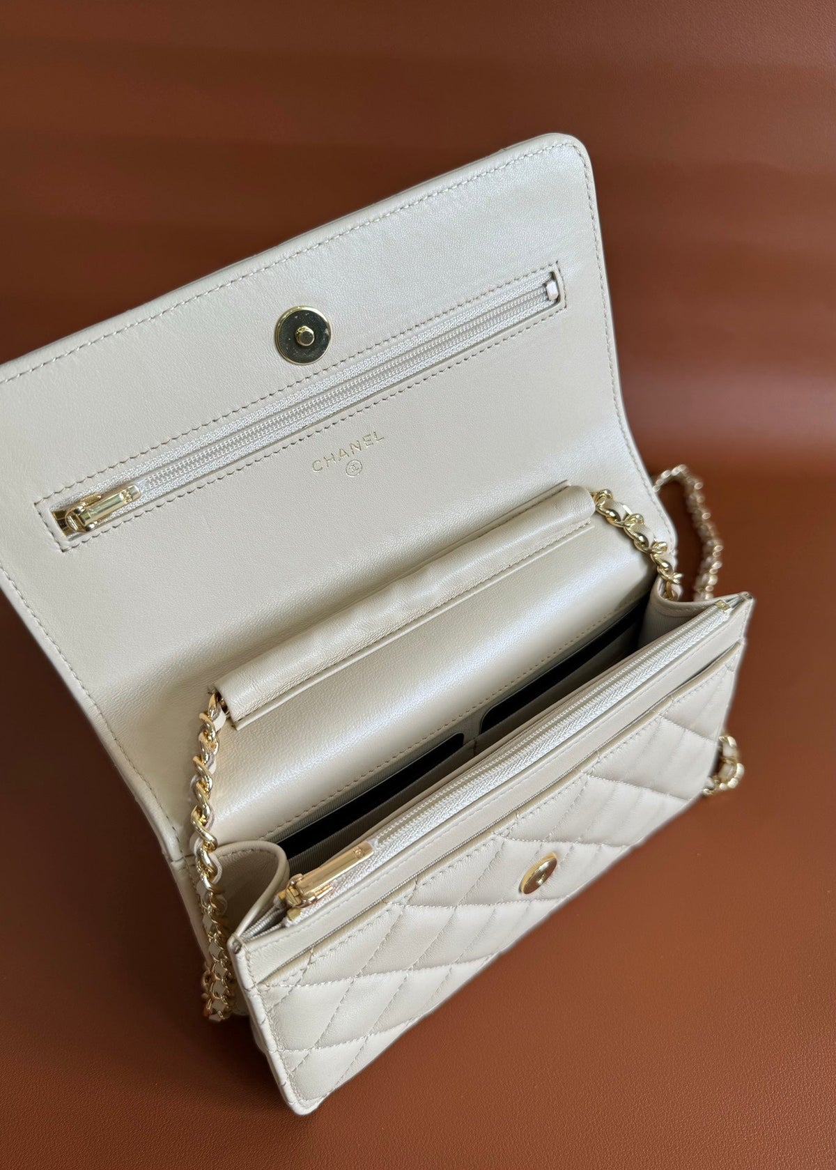 CC WOC 20cm White Lambskin GHW 223277