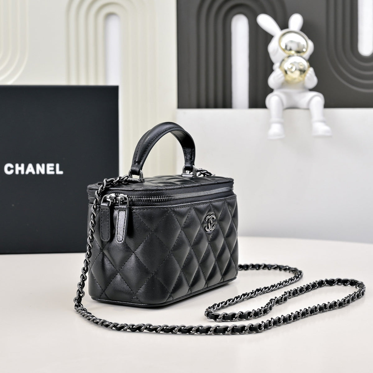 CC 26s Vanity Case Full Black Quilted Lambskin 286284