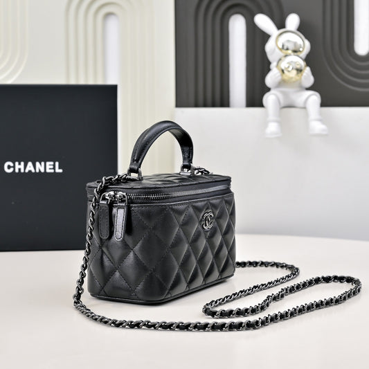 CC 26s Vanity Case Full Black Quilted Lambskin 286284
