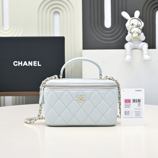 CC 26s Vanity Case Light Blue Pastel Quilted Lambskin 286287