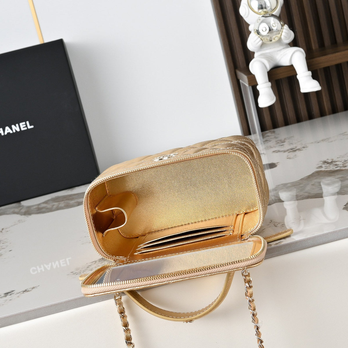 CC 25C Vanity Case Metallic Gold Caviar Leather 286276