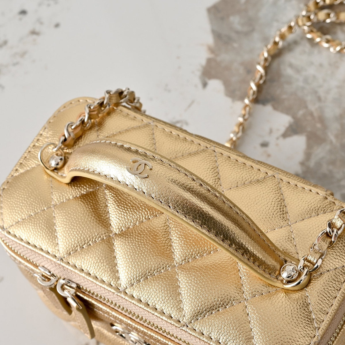 CC 25C Vanity Case Metallic Gold Caviar Leather 286276