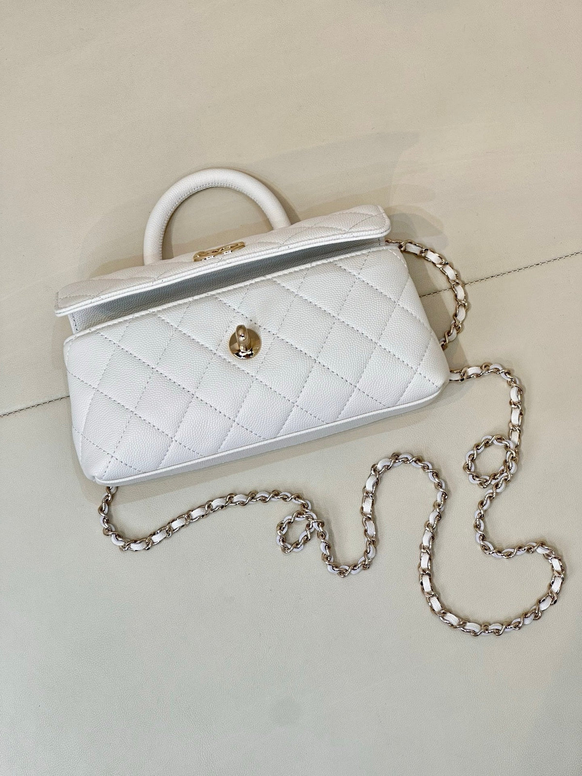 CC 5285 Coco Handle Bag 25cm White Caviar Leather