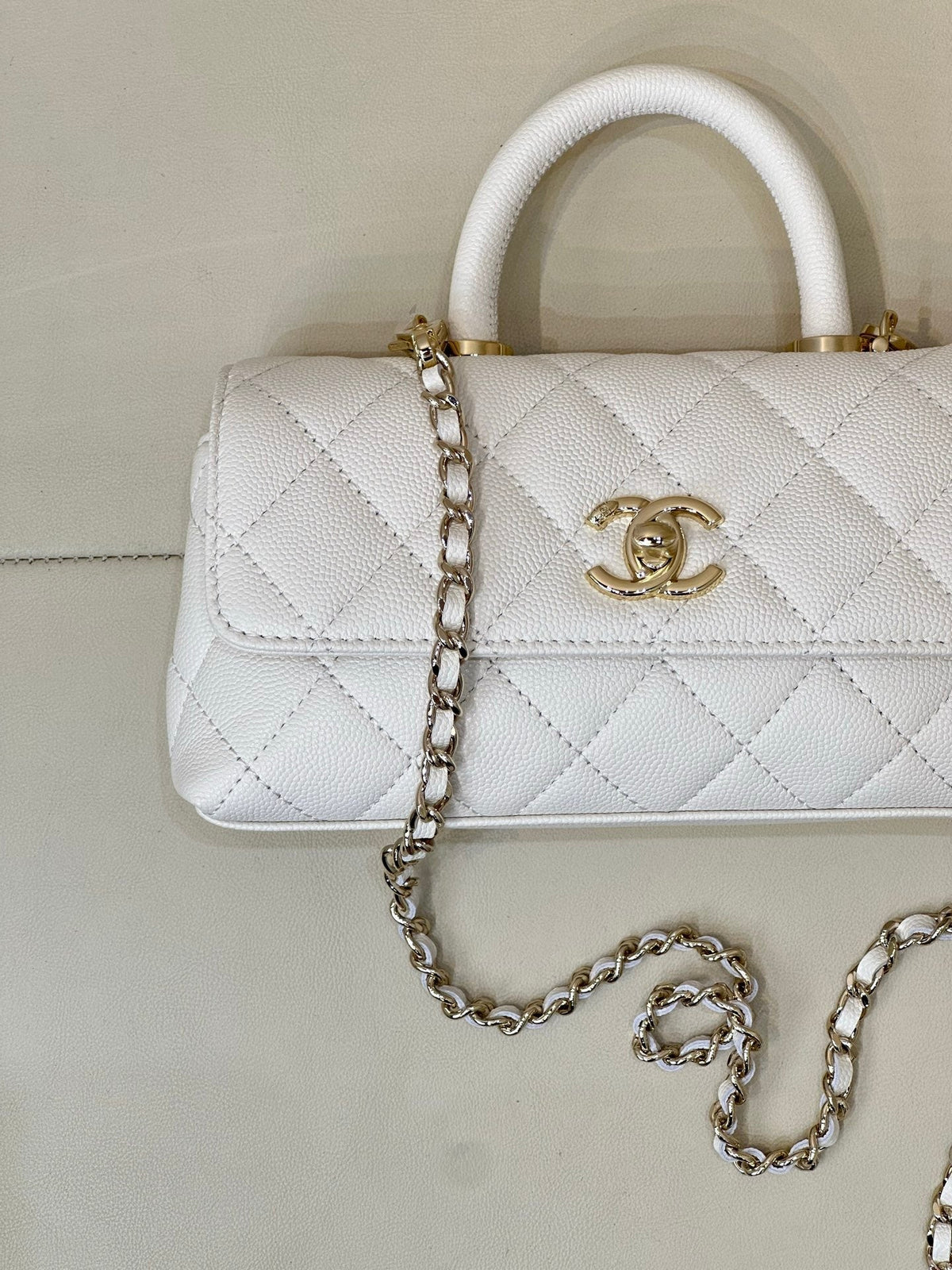 CC 5285 Coco Handle Bag 25cm White Caviar Leather