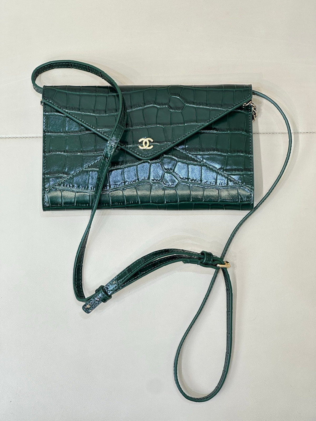 Chanel 26S Clutch With Chain Green Lizard-Embossed Calfskin