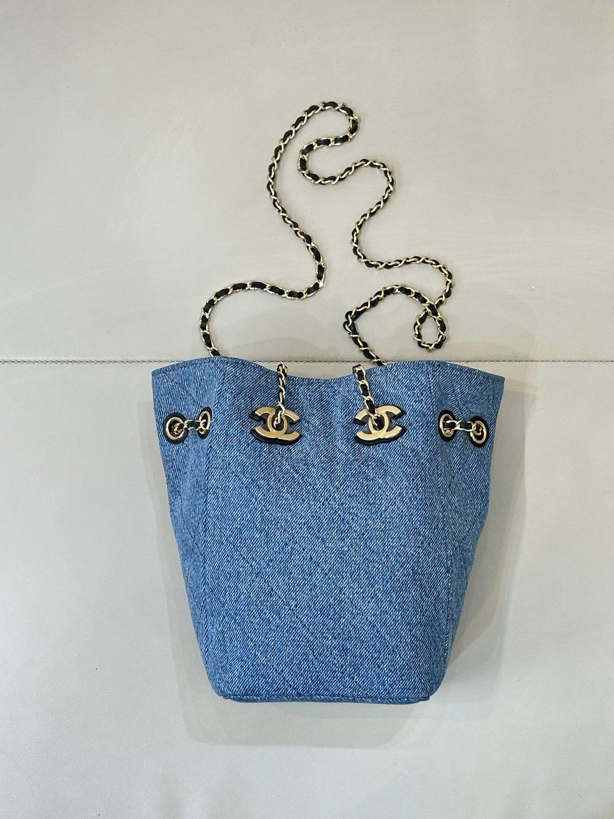 CC 26s Métiers d'art 2026 Bucket Bag Blue Denim 143452