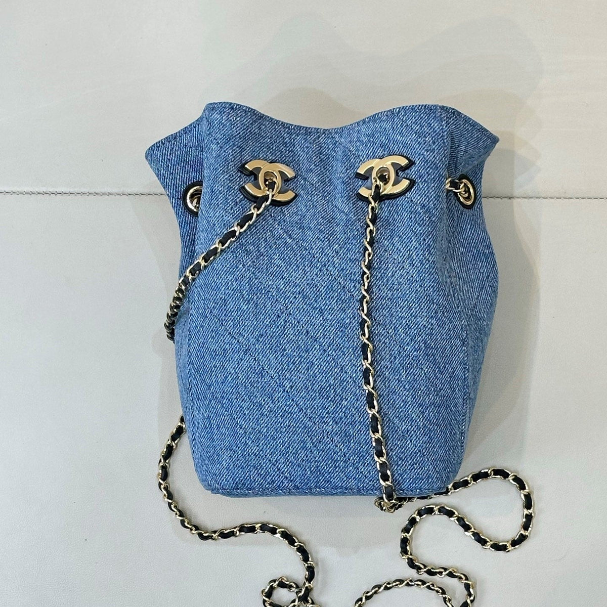 CC 26s Métiers d'art 2026 Bucket Bag Blue Denim 143452