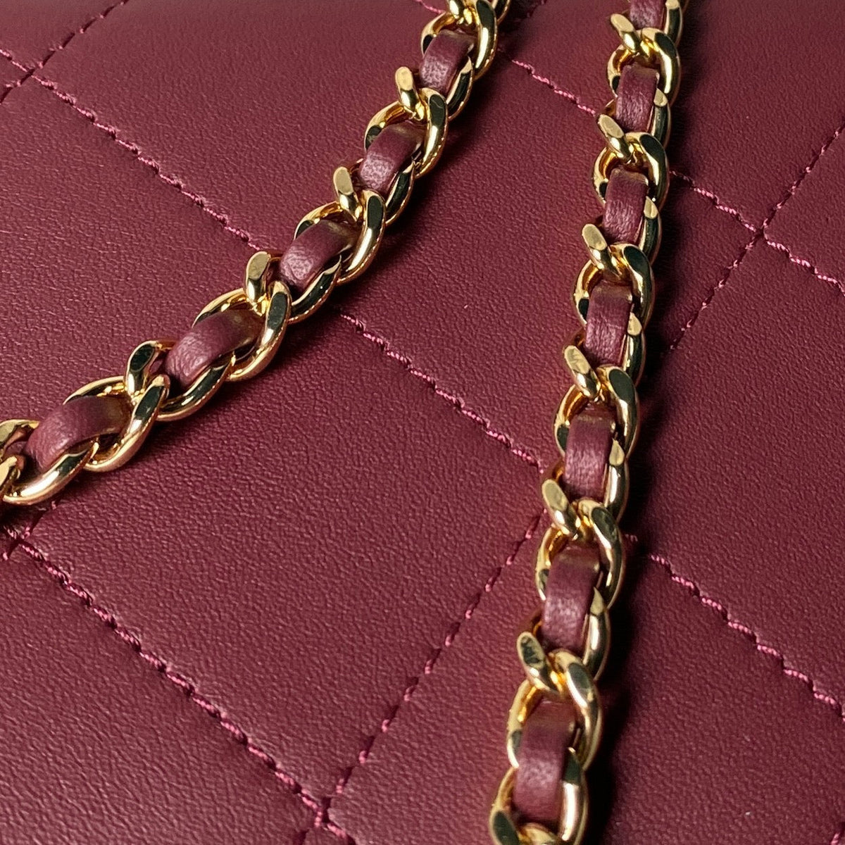 CC AS6255 Trendy Hobo Bag Burgundy Lambskin