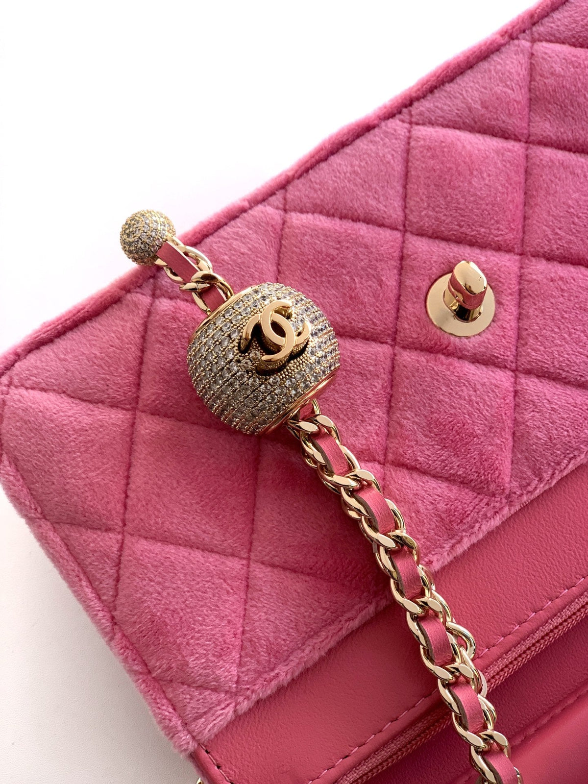 CC 26C Flap Bag 20 Pink Velvet