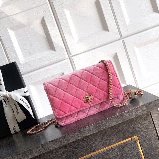 CC 26C Flap Bag 20 Pink Velvet
