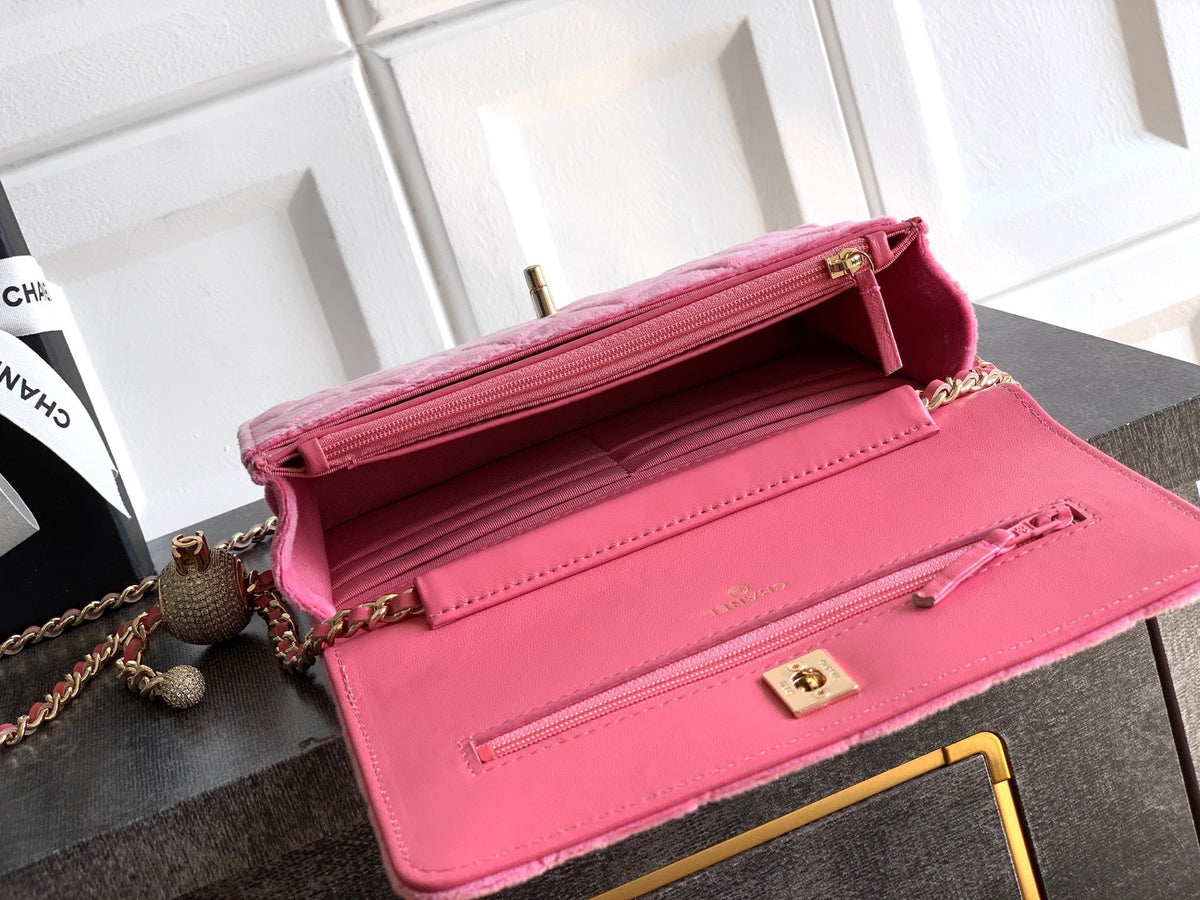 CC 26C Flap Bag 20 Pink Velvet