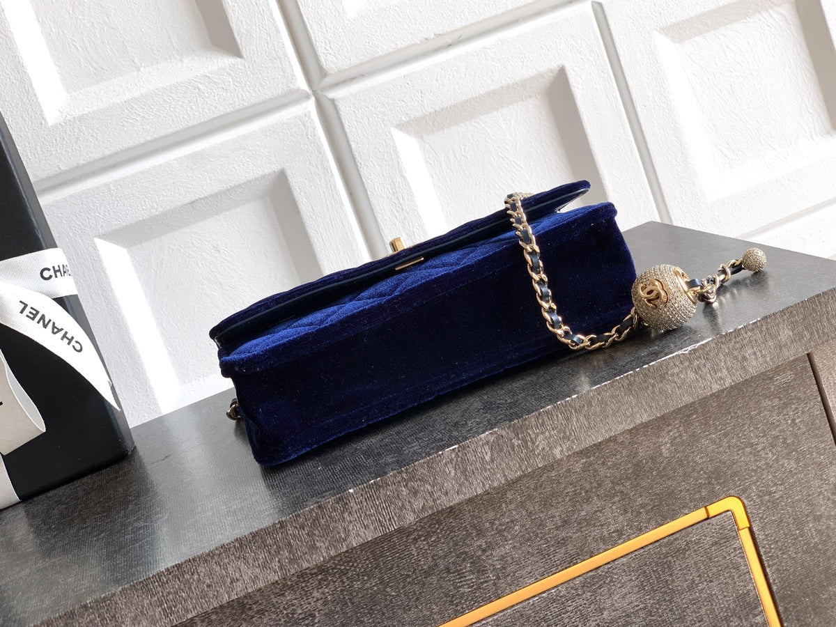 CC 26C Flap Bag 20 Navy Blue Velvet