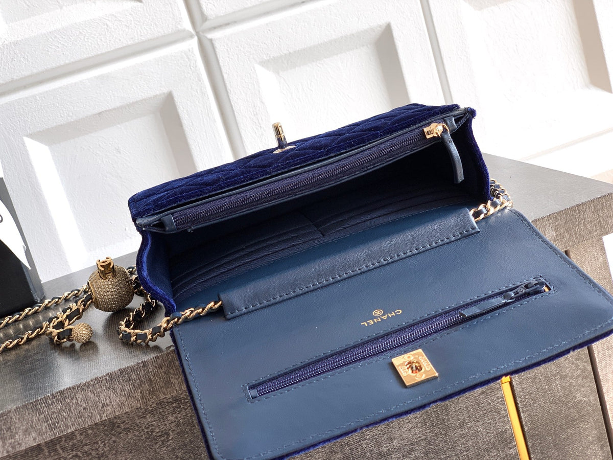 CC 26C Flap Bag 20 Navy Blue Velvet