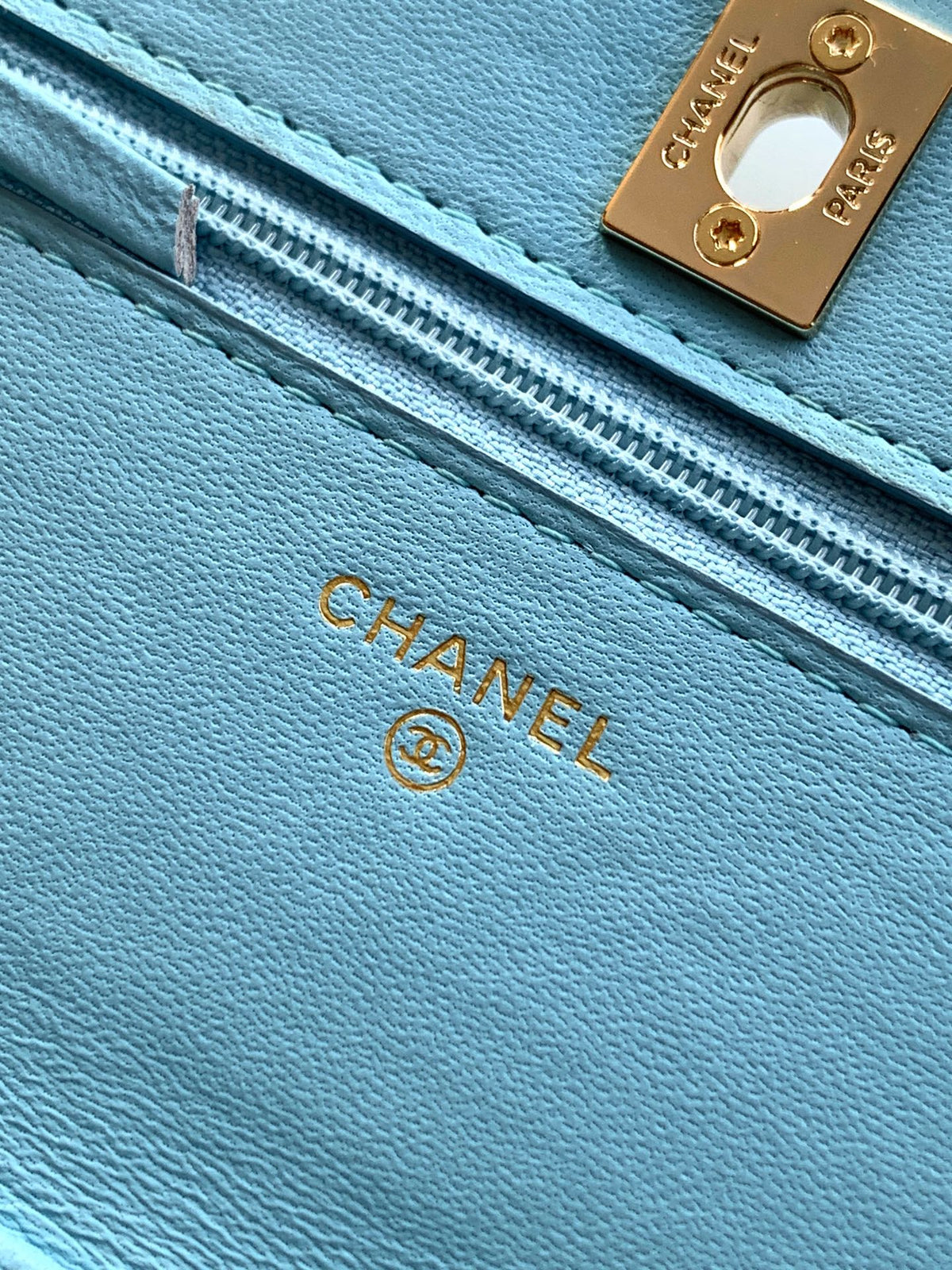 CC 26C Flap Bag 20 Light Blue Velvet